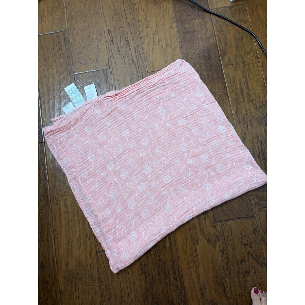 Aden & Anais Essentials Pink With white roses Cotton Muslin Swaddle Blanket